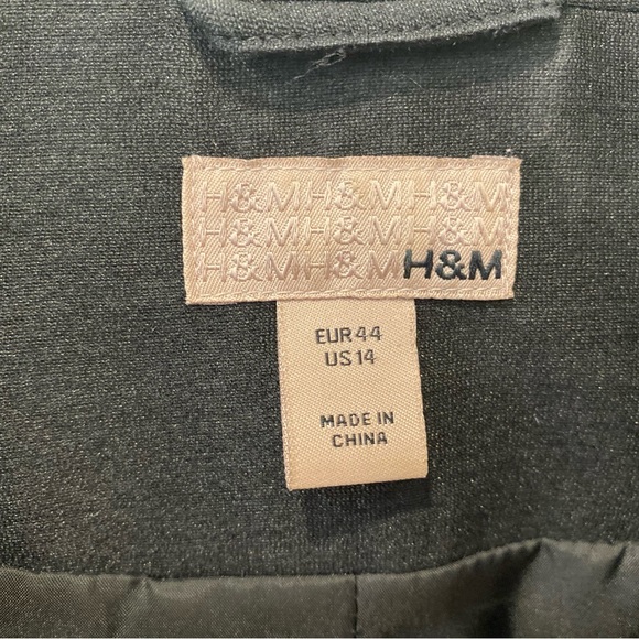 H&M Black Sumner Blazer with 3/4 sleeves Size 14 - Picture 2 of 4